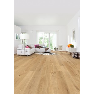 Helle Landhausdiele Eiche Parkett Living by Haro, strukturiert, geölt, im Wohnraum verlegt.