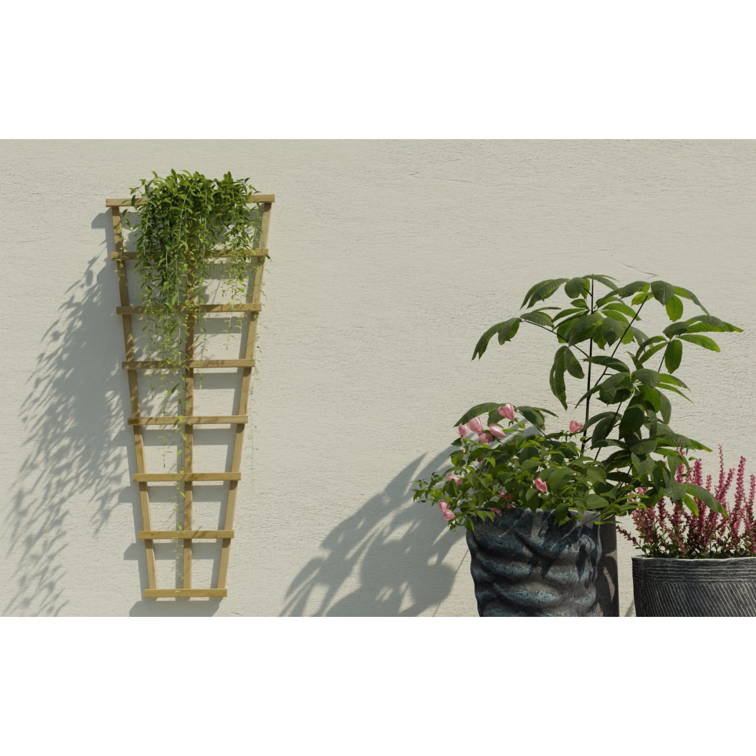 Trapezförmiges Rankgitter aus Holz, 150 cm hoch, an einer Wand befestigt.