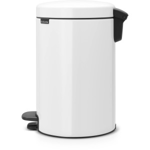 Weißer Brabantia Treteimer NewIcon, 12 l, mit Pedal und geräuschlosem Deckel.