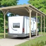 Skan Holz Caravan-Einzelcarport Emsland mit Wohnwagen, Holzkonstruktion mit Aluminiumplatten.