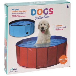 Verpackung eines faltbaren Hundeplanschbeckens, rot und blau, mit Hund im Wasser.
