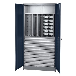 Geöffneter, dunkelblauer Küpper Materialschrank mit 10 Schubladen, Lochwänden und Sichtboxen.