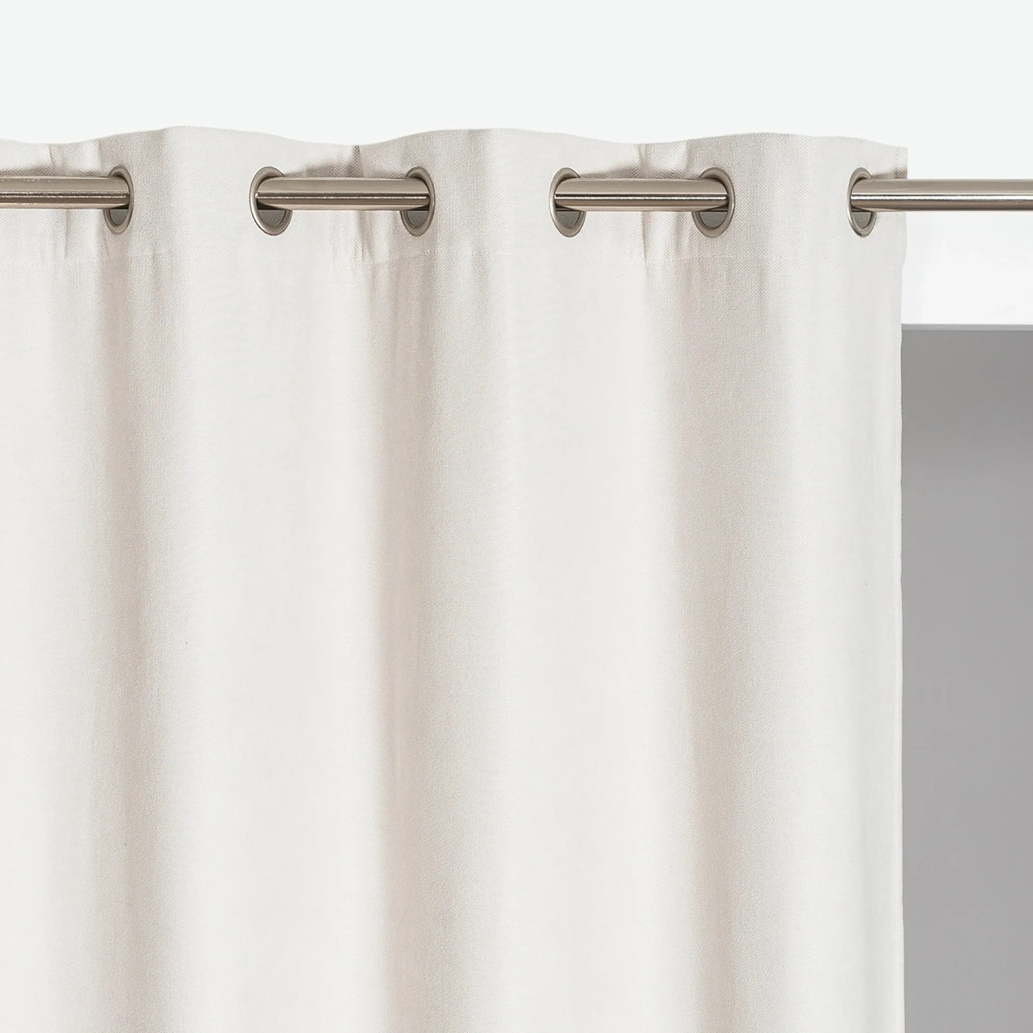 Cosy Living Wärmeschutzvorhang Luna, elfenbeinfarben, mit Ösen zur einfachen Anbringung.
