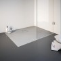 Rechteckige, graue Schulte Duschwanne ExpressPlus (100x80 cm) mit Ablauf und Steinoptik im modernen Badezimmer.