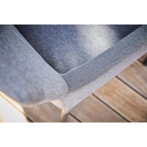 Detailaufnahme Garten-Sessel Pacora Anthrazit mit Polyspun-Bespannung und Aluminium-Gestell.