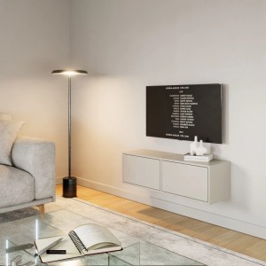 Modernes Selsey TV-Hängeboard Framme in Kaschmirgrau, grifflos, wandmontiert im Wohnzimmer unter TV.