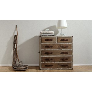 Graue A.S. Creation Vliestapete Elegance 3 Uni an Wand mit Kommode und Deko.