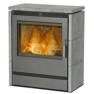Schwarzer Fireplace Küchenofen mit Specksteinverkleidung und Automatik. Kaminofen für gemütliche Wärme.