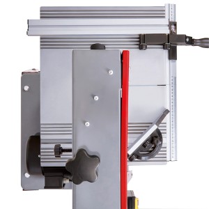 Detailaufnahme der Einhell TC-SB 305 U Bandsäge, Fokus auf Sägebandführung und Winkelverstellung.