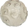 Cremefarbene Kirschke Kugel Cambridge, 20 cm, aus Steingut für die Gartendekoration.