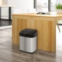 HOMCOM elektrischer Mülleimer aus Edelstahl, 20L, mit schwarzem Sensor-Deckel, in moderner Küche.