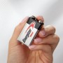 Energizer Max 9V Batterie in Hand, Alkali-Batterie für Geräte, E-Block.