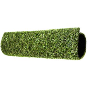 Gerollter grüner Kunstrasen Genus, Breite 400 cm, Meterware für Balkon und Terrasse.