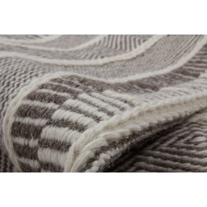 Detailansicht des handgewebten Wollteppichs Kaylana 410 in Natur, 160x230 cm. Muster und Textur des Teppichs.