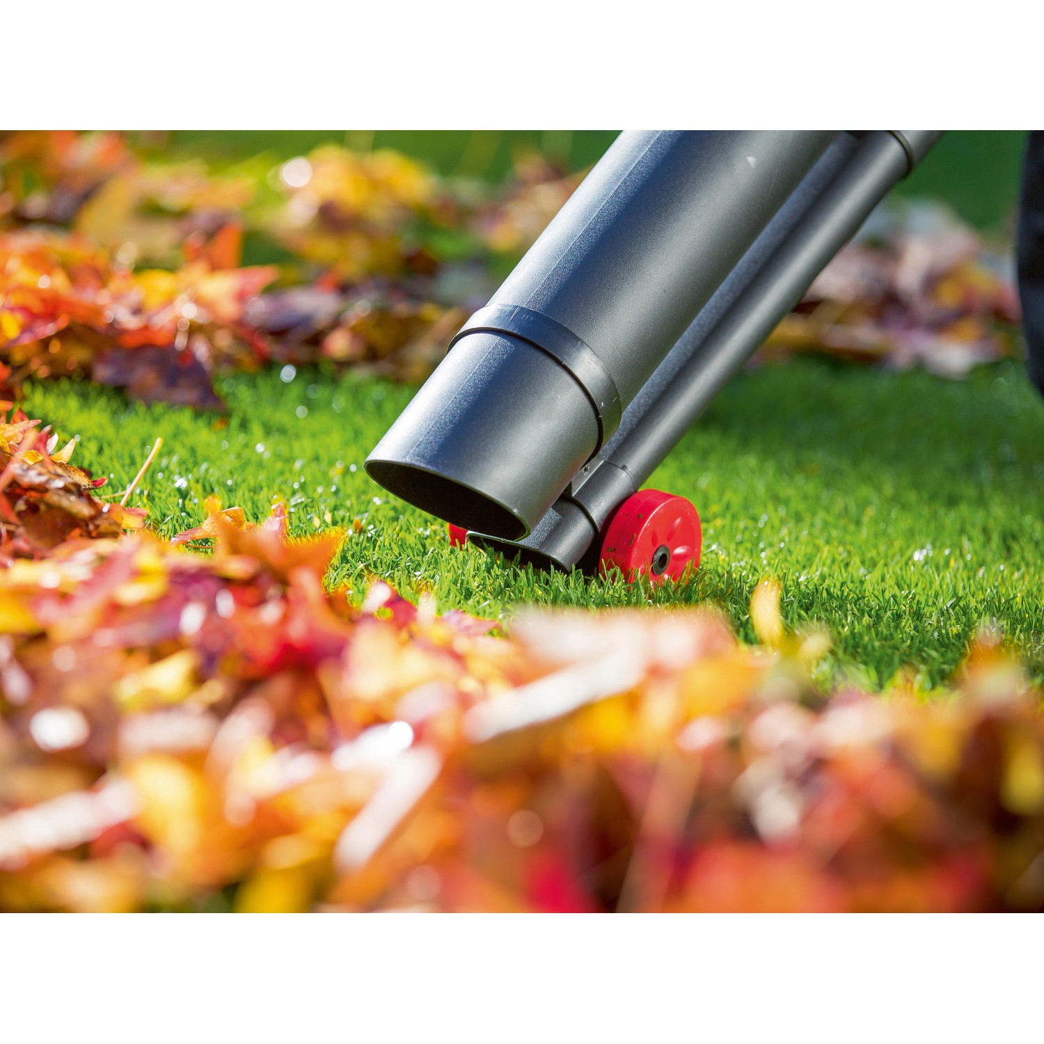 IKRA Elektro Laubbläser IEBV 3200 3in1 - 300km/h Mit Dachrinnen-Reinigung