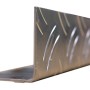 Nahaufnahme: Gleichschenkliges Winkelprofil aus Aluminium, 41,2x41,2x2000 mm, für Befestigungen.