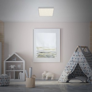 Silberne Briloner LED-Deckenleuchte Flame Star mit Sternendekor in Kinderzimmer.