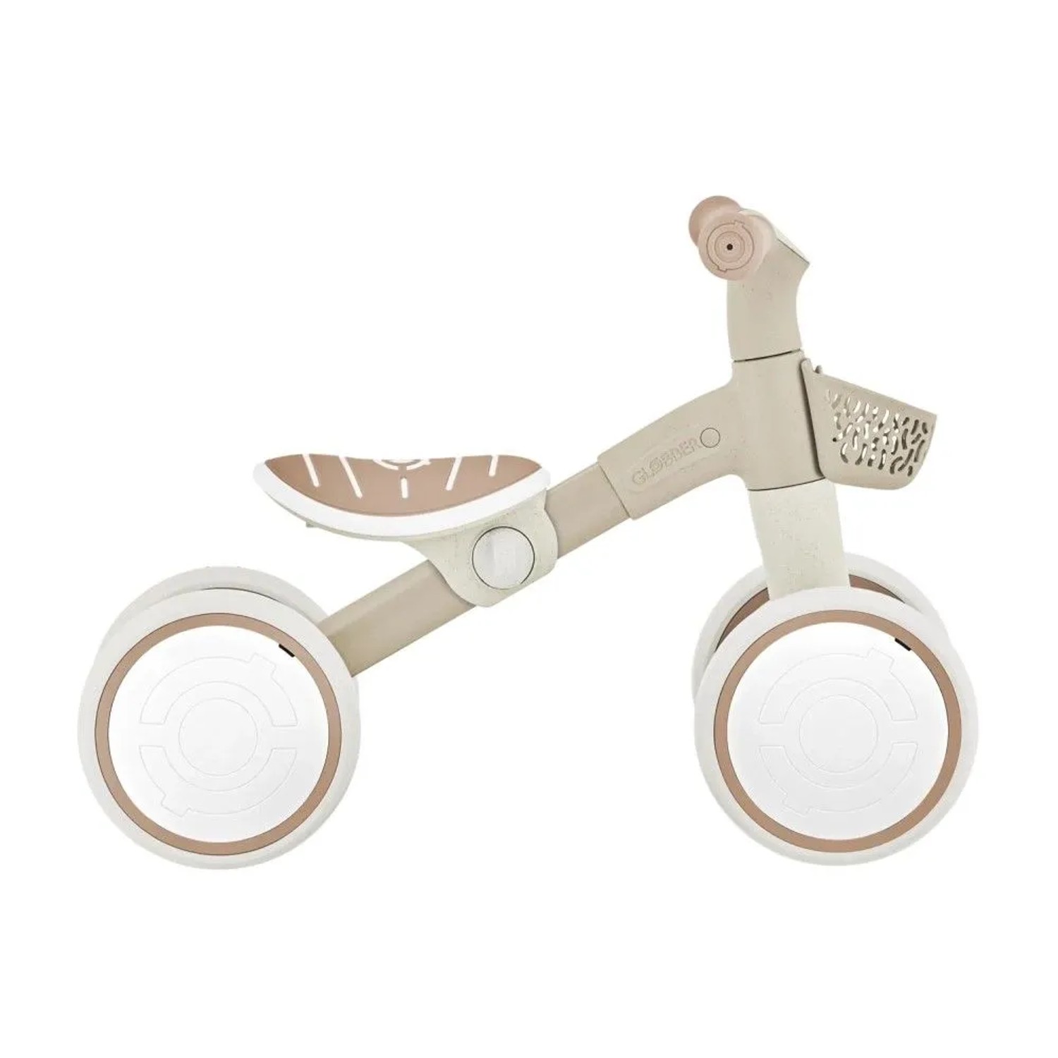 Taupe-weißes Globber Lernrad, 4-rädrig, mit höhenverstellbarem Sattel, Lenkerkorb und EVA-Bereifung.