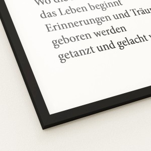 Gerahmtes Bild Anonymus Zuhause (52,5x52,5 cm) mit Text, moderne Wanddeko für Wohnraum.