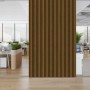 FN Acustico Akustikplatte Eiche im modernen Büro. Dekoratives, schallabsorbierendes Paneel mit Holzlamellen-Optik.