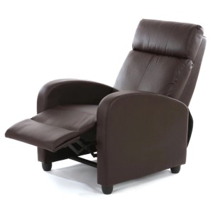 Brauner Relaxsessel Dallas mit verstellbarer Rückenlehne und Fußstütze.