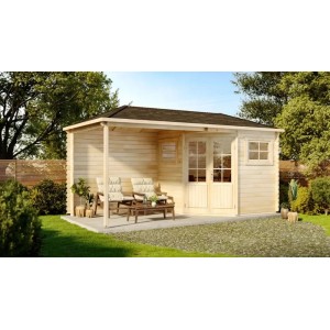 Imprägniertes Alpholz Gartenhaus Franz-28 mit Walmdach, 480x224 cm, mit Terrasse und Gartenmöbeln.