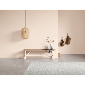 Wohnraum in Rosenduft: Wandgestaltung mit Schöner Wohnen Kreidefarbe Naturell. Pudermattes Finish, gemütliche Atmosphäre.