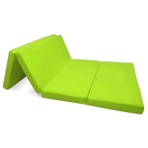 Zusammengeklappte, apfelgrüne Beautissu Klappmatratze 195x120x7cm. Gästebett, Campingmatratze.