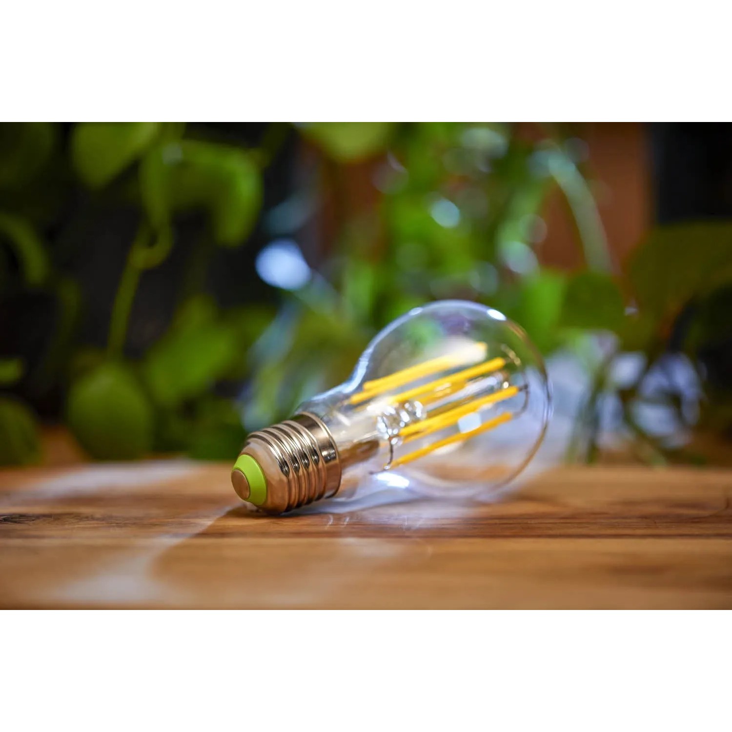 Philips LED-Lampe E27, 7,3W, 1535lm, Glühlampenform, klar. Energieeffizientes Leuchtmittel.