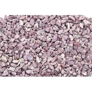 Nahaufnahme von Royal-Rot Marmorsplitt (16-25 mm) im Big-Bag für Garten & Landschaft.