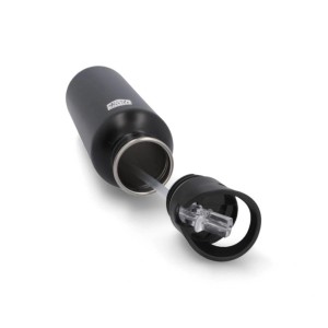Schwarze Fischer Edelstahl Trinkflasche (750 ml) mit Halter und Trinkhalm.