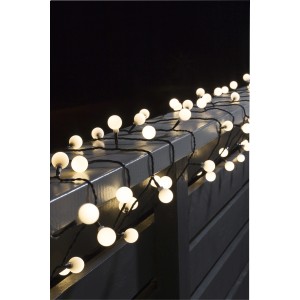 Konstsmide LED-Lichterkette mit runden, warmweißen Globe-Leuchten für den Außenbereich.