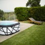 MSpa Soho AirJet Premium Whirlpool mit Hydromassage im Garten.