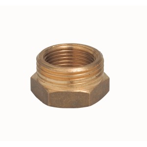 Messing Gewindenippel, 26,4 mm IG auf 30,3 mm AG, für Pumpenzubehör.