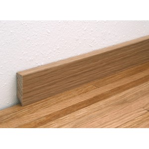 Sockelleiste Eiche Natur, lackiert, 30x16x2400 mm, passend zu Holzböden.