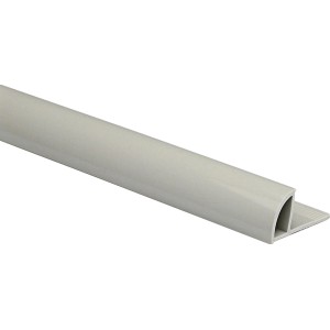 Glänzendes, hellgraues Viertelkreis-Abschlussprofil aus PVC, 10 mm x 2,5 m.