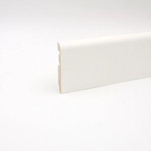 Weiße Sockelleiste Clipfix B Rund, 10x58x2500 mm, für harmonischen Bodenabschluss.