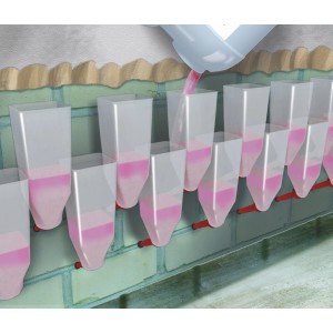 Anwendung von MEM Trockene Wand (rosa Flüssigkeit) zur Mauerwerkstrockenlegung.