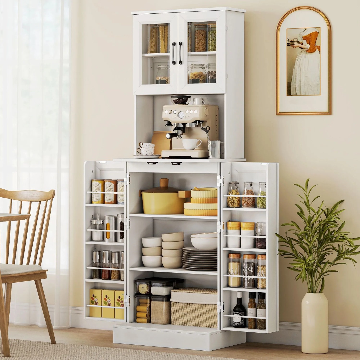 Weißer HOMCOM Küchenschrank im Landhausstil mit Glasvitrine, Arbeitsplatte, Türregalen & viel Stauraum.