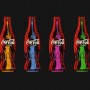 Deco Panel Fertigbild mit vier bunten Coca-Cola Flaschen auf schwarzem Grund, 40x50 cm.