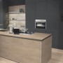 Kücheninsel mit Kaindl Arbeitsplatte Eiche Cremona Torro, moderne Optik, robuste Ausführung.