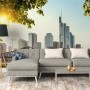 Fototapete Frankfurt Skyline mit Brücke, blau-braun-grau, 3,50x2,55m, zeigt Skyline über Sofa.