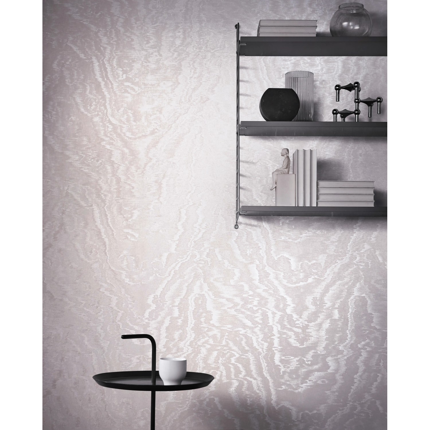 Beige Vliestapete in Metalloptik mit Hammerschlag-Design von Marburg, 10,05x0,7 m.