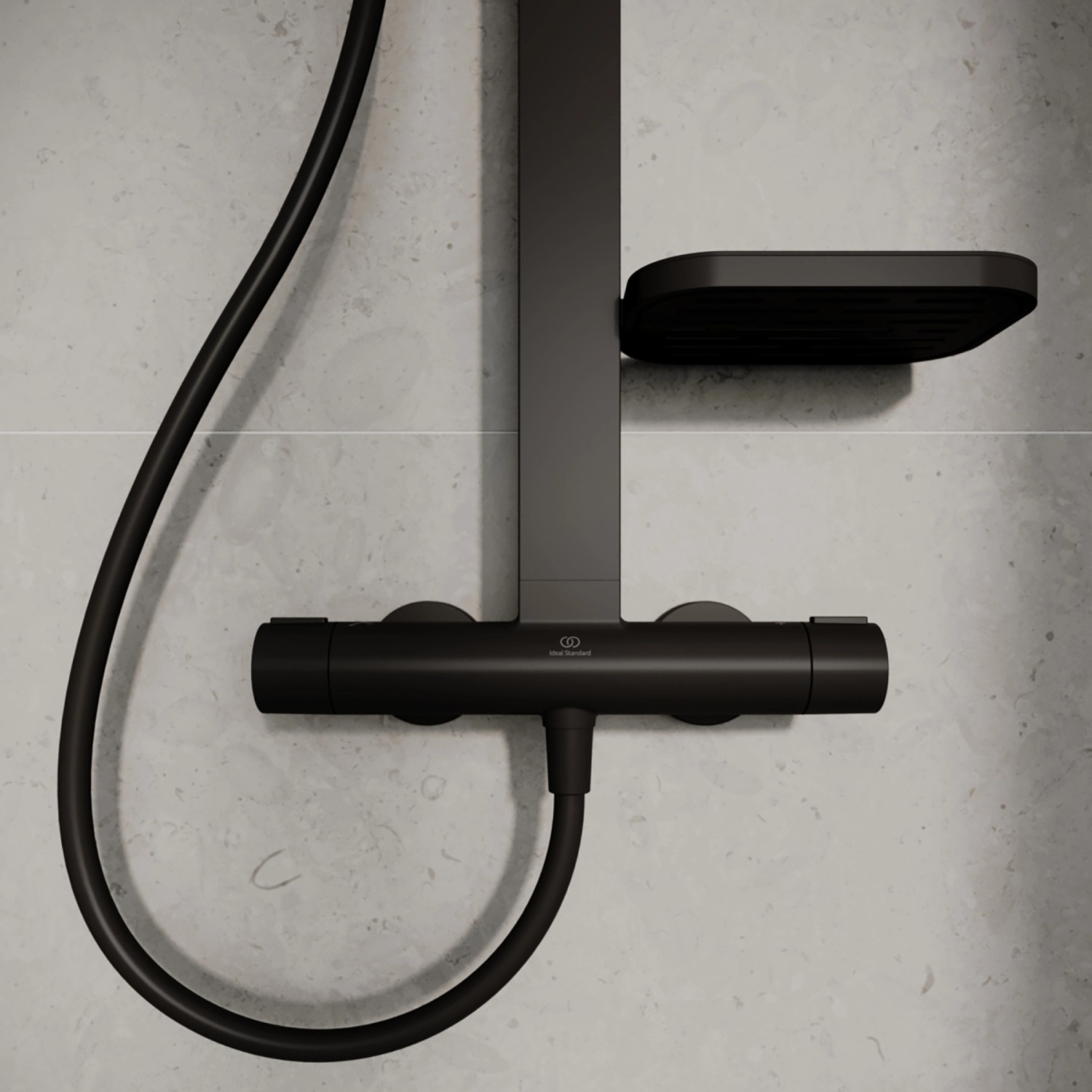 Ideal Standard Brausegarnitur Thermostat, Regen- und Handbrause, Schwarz Matt, Detailansicht.