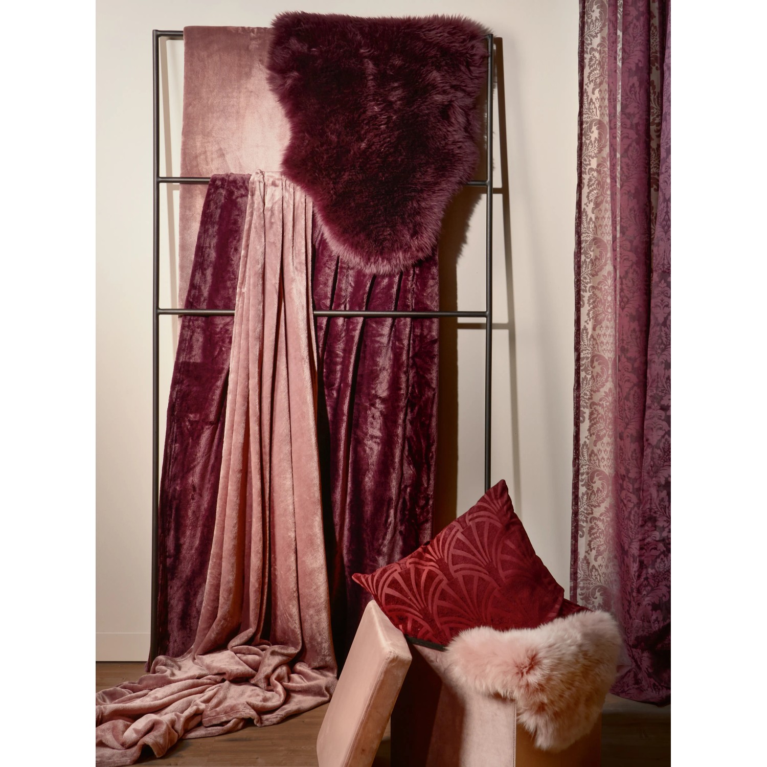 Fleece-Decke Blush Bordeaux Rosa 150 cm x 200 cm kaufen bei OBI