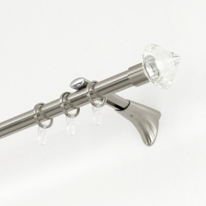 Gardinia Universal Träger Chicago Edelstahl-Optik mit Gardinenstange, Ringen und transparenten Gleitern.