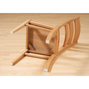 Weisse Filzgleiter 10x20cm (3 Stk.) unter einem Stuhl zum Schutz von Oberflächen.