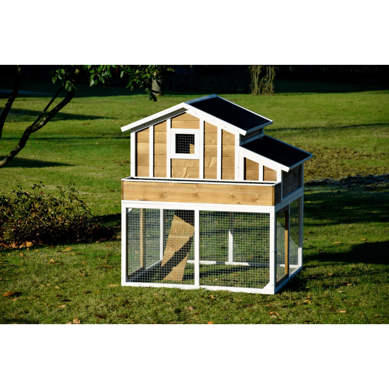 XL Hühnerstall mit Freigehege aus Holz, wetterfest und mit Blumenkasten.