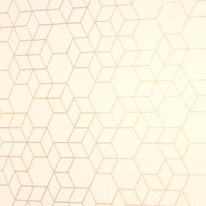 Detailaufnahme des Lampenschirms der weißen Brilliant Tischlampe Galance mit geometrischem Muster.