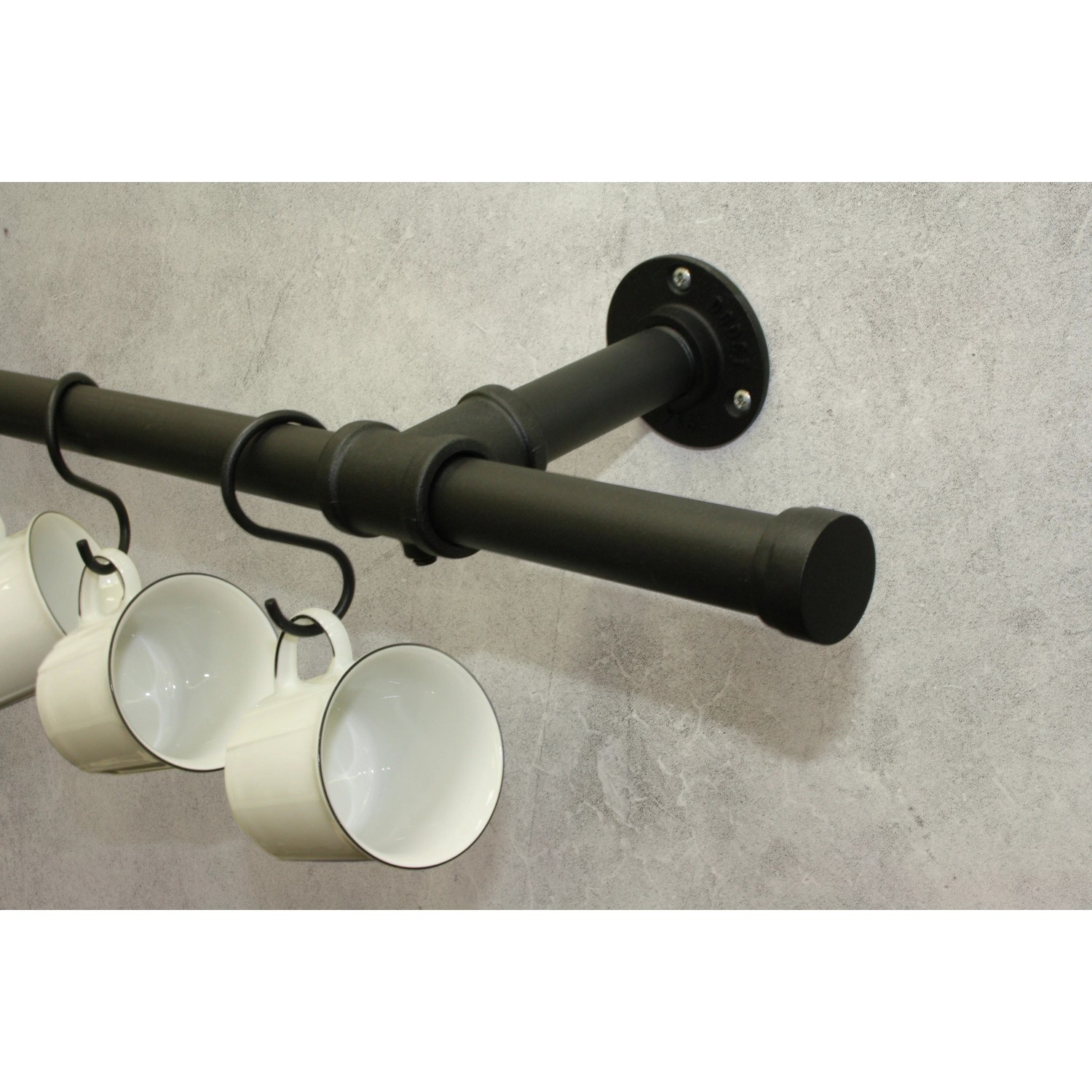 Schwarze Gardinia Gardinenstange Industrial Home (Ø 25 mm, 200 cm) mit Tassen.